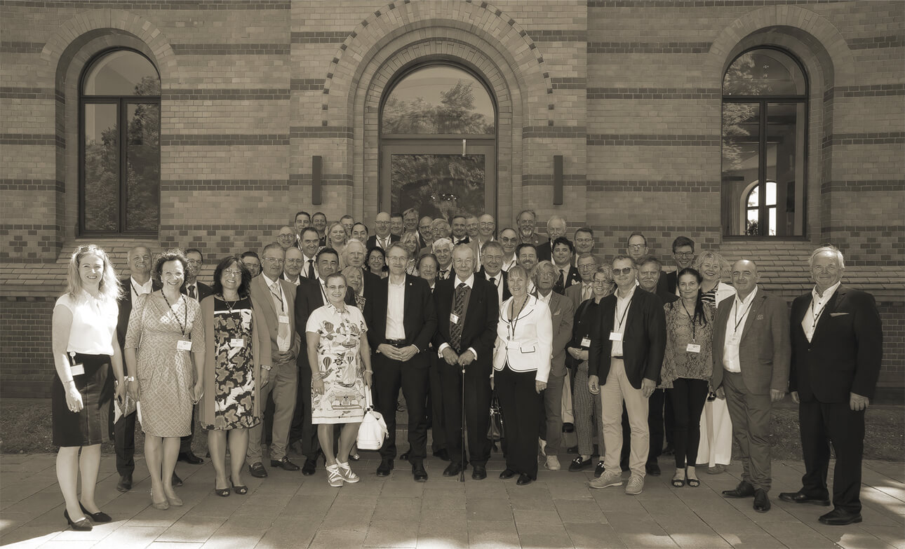 Foto Der Senat beim Empfang im Gästehaus der Landesregierung Schleswig-Holstein durch den Ministerpräsidenten Daniel Günther im Juni 2022