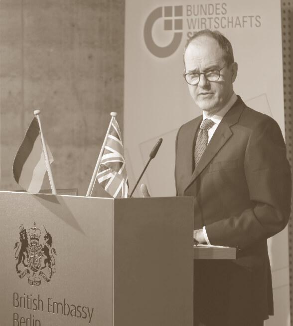 Foto S.E. Sir Sebastian Wood in der Britischen Botschaft
