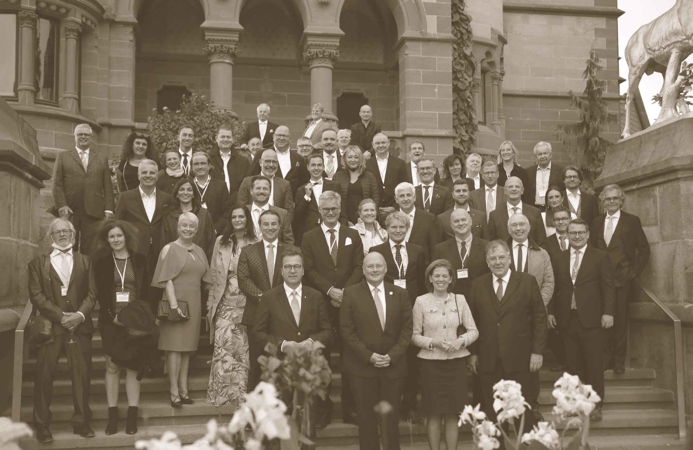 Foto: Der Senat mit dem Präsidenten des Bundesamtes für Sicherheit in der Informationstechnik Arne Schönbohm im September 2020 auf der Drachenburg in Königswinter